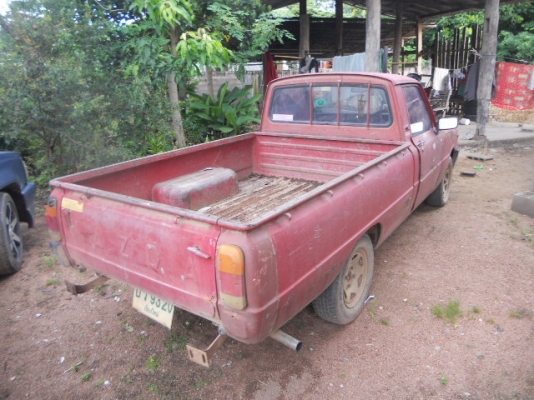 มาสด้า1300  ฝาท้ายเล็ก เครื่อง1300 มีชุดโอนพร้อม เครื่องดี  20000