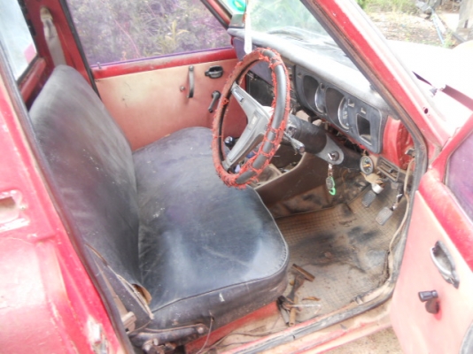 มาสด้า1300  ฝาท้ายเล็ก เครื่อง1300 มีชุดโอนพร้อม เครื่องดี  20000