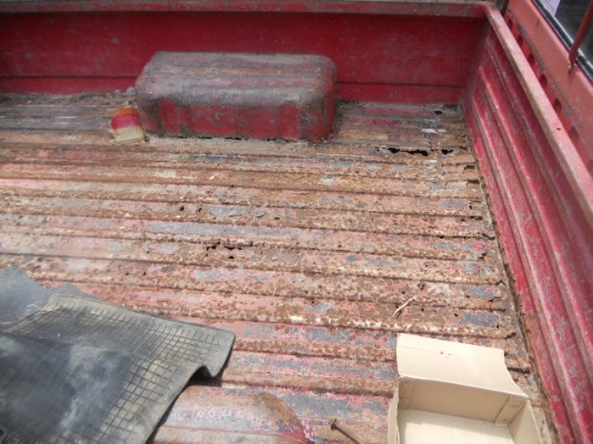 มาสด้า1300  ฝาท้ายเล็ก เครื่อง1300 มีชุดโอนพร้อม เครื่องดี  20000