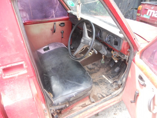 มาสด้า1300  ฝาท้ายเล็ก เครื่อง1300 มีชุดโอนพร้อม เครื่องดี  20000