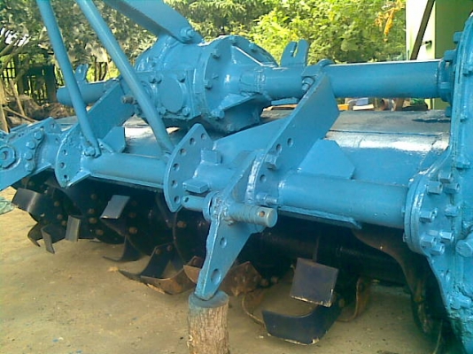 ขายด่วนจอบหมุนโฮเวิร์ด ลุยงานหนัก ฟอร์ด หรือแมสชี่ หรือ 60 แรงขึ้นไป