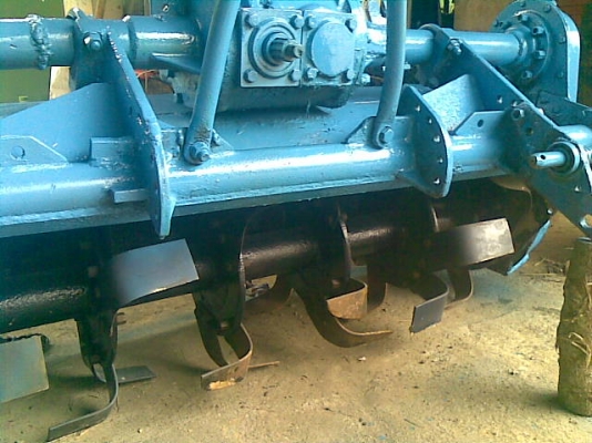 ขายด่วนจอบหมุนโฮเวิร์ด ลุยงานหนัก ฟอร์ด หรือแมสชี่ หรือ 60 แรงขึ้นไป