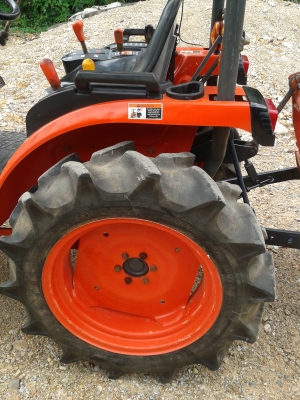 ขายรถไถคูโบต้า B2420 4 WD 2 เพลา พวงมาลัยเพาเวอร์ สวยๆเดิมเหมือนใหม่ ขายรถไถคูโบต้า B2420 4 WD 2 เพลา พวงมาลัยเพาเวอร์ สวยๆเดิมเหมือนใหม่