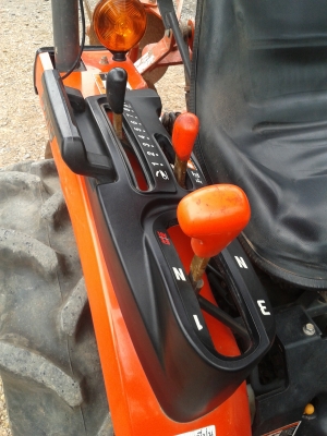 ขายรถไถคูโบต้า B2420 4 WD 2 เพลา พวงมาลัยเพาเวอร์ สวยๆเดิมเหมือนใหม่ ขายรถไถคูโบต้า B2420 4 WD 2 เพลา พวงมาลัยเพาเวอร์ สวยๆเดิมเหมือนใหม่