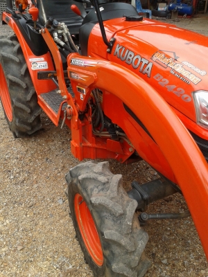 ขายรถไถคูโบต้า B2420 4 WD 2 เพลา พวงมาลัยเพาเวอร์ สวยๆเดิมเหมือนใหม่ ขายรถไถคูโบต้า B2420 4 WD 2 เพลา พวงมาลัยเพาเวอร์ สวยๆเดิมเหมือนใหม่