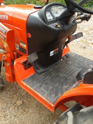 ขายรถไถคูโบต้า B2420 4 WD 2 เพลา พวงมาลัยเพาเวอร์ สวยๆเดิมเหมือนใหม่ ขายรถไถคูโบต้า B2420 4 WD 2 เพลา พวงมาลัยเพาเวอร์ สวยๆเดิมเหมือนใหม่