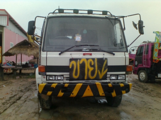 ต้องการขายรถ10ล้อร๊อกกี้175