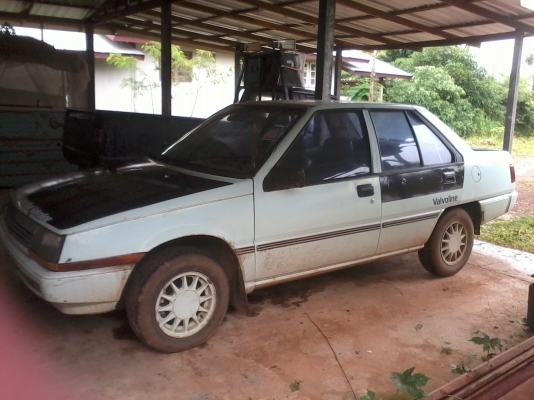 ขายรถเก๋ง MITSUBISHI  CHAMP