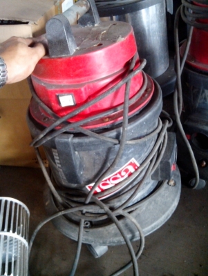 เครื่องดูดฝุ่น เครื่องดูดฝุ่น