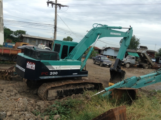 Komatsu pc200 รุ่น2 สภาพพร้อมใช้งาน