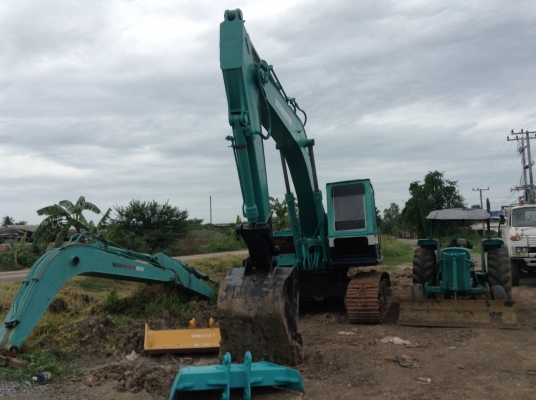 Komatsu pc200 รุ่น2 สภาพพร้อมใช้งาน Komatsu pc200 รุ่น2 สภาพพร้อมใช้งาน