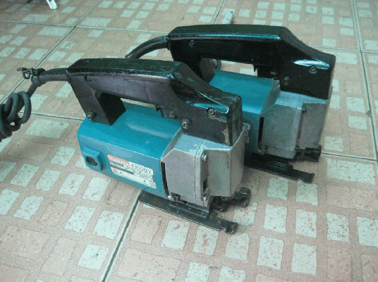 ขายด่วน JIG SAW Makita  4300BV 390W แท้100\%ปรับความแรงได้ คับ
