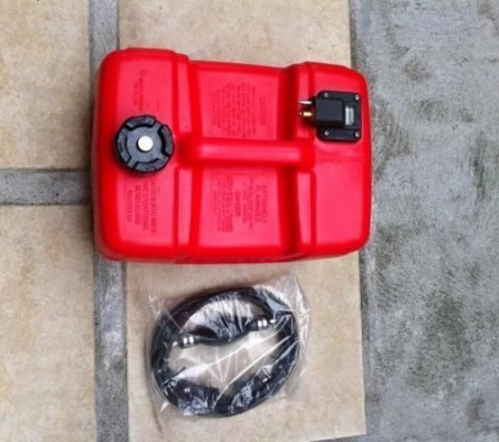 ขายถังน้ำมันเรือ 5 ลิตร พร้อมสายลูกบีบ (ขายปลีก-ส่ง)