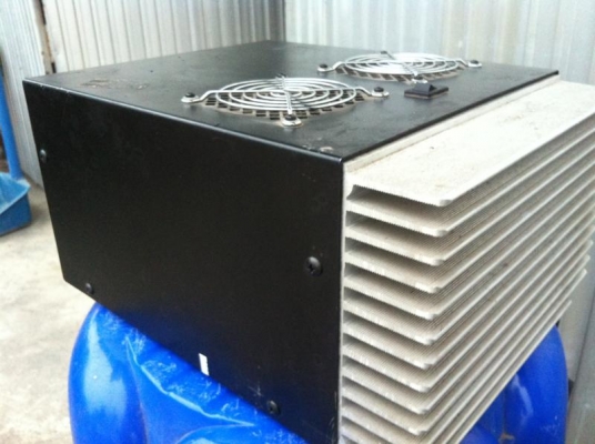 ขายหม้อแปลง 220 เป็น 12 V.  40แอมป์ ชาร์ทแบตได้  สภาพสวยครับ จัดส่งได้ครับ