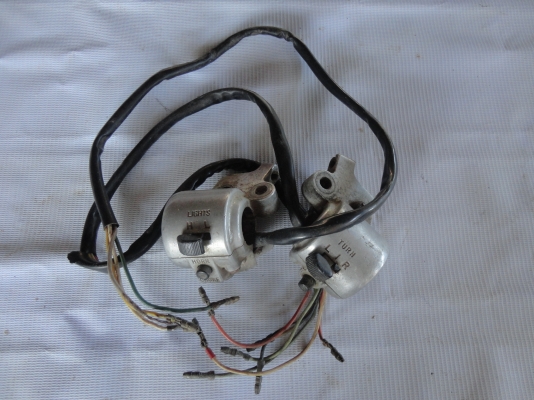 ขายสวิทซ์แฮนด์ A-100/K-125 จำนวน 1 คู่ ราคาถูก โทร.081-005-8785