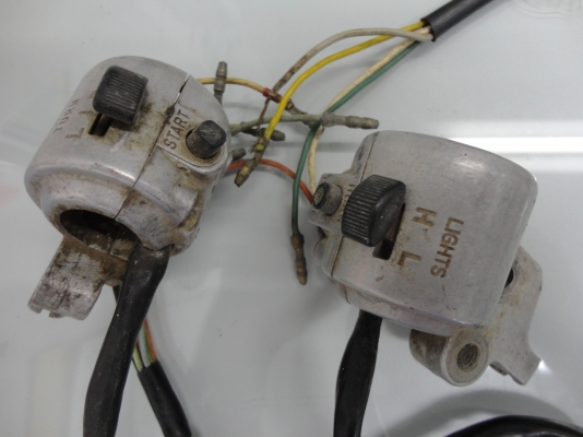 ขายสวิทซ์แฮนด์ A-100/K-125 จำนวน 1 คู่ ราคาถูก โทร.081-005-8785