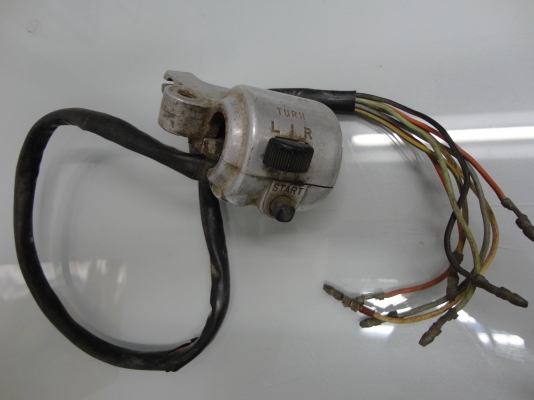 ขายสวิทซ์แฮนด์ A-100/K-125 จำนวน 1 คู่ ราคาถูก โทร.081-005-8785