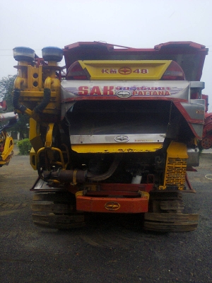 ขายรถเกี่ยวข้าว ศักดิ์พัฒนา KM48 12HT
