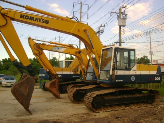ให้เช่ารถแบ็คโฮ  ทุกขนาด JCB รถแทรคเตอร์ รถบด ราคากันเอง ติดต่อ 095-712-4391
