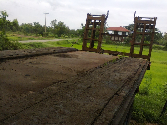 ขายสิบล้อหน้ายาวบรรทุกรถเกี่ยวข้าวเพลาเดียว เครื่อง 6BF1