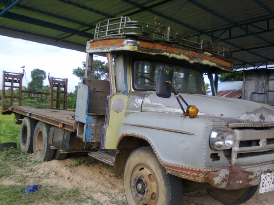 ขายสิบล้อหน้ายาวบรรทุกรถเกี่ยวข้าวเพลาเดียว เครื่อง 6BF1