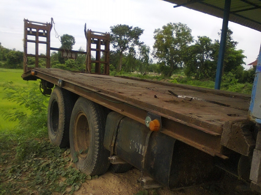 ขายสิบล้อหน้ายาวบรรทุกรถเกี่ยวข้าวเพลาเดียว เครื่อง 6BF1