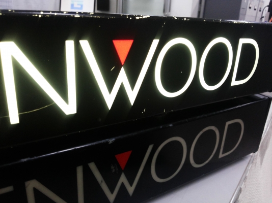 กล่องไฟ KENWOOD มีโลโก้ 4 ด้าน กล่องไฟ KENWOOD มีโลโก้ 4 ด้าน
