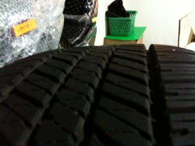 แม็กซ์และยาง 17นิ้ว ของ Fortuner หน้าหยักตัวก่อนใหม่ ยาง บริดสโตน 265-65-17 สภาพใหม่ทั้งชุดครับ แม็กซ์และยาง 17นิ้ว ของ Fortuner หน้าหยักตัวก่อนใหม่ ยาง บริดสโตน 265-65-17 สภาพใหม่ทั้งชุดครับ