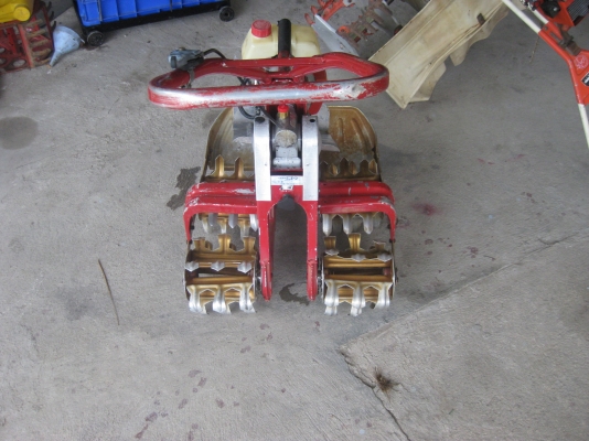 เครื่องพรวนหญ้าในร่องนาดำ