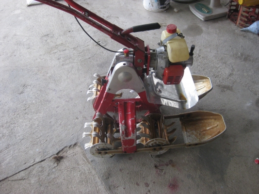 เครื่องพรวนหญ้าในร่องนาดำ