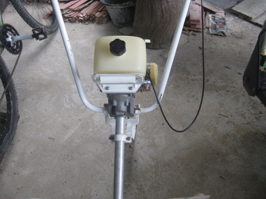 เครื่องพรวนหญ้าในร่องนาดำ