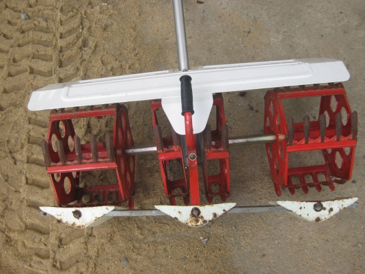 เครื่องพรวนหญ้าในร่องนาดำ