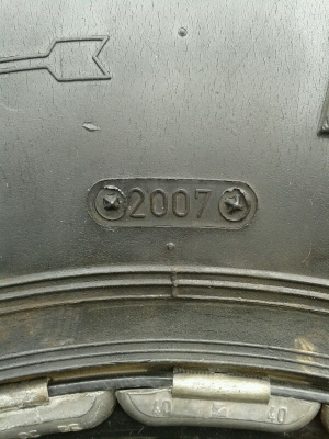 ขายตะขาบSIMEX 35x12.5R15พร้อมล้อลายROCK15x8-35 ขายตะขาบSIMEX 35x12.5R15พร้อมล้อลายROCK15x8-35