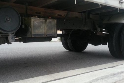 ขาย NKR 130 หกล้อกระบะคาร์โก้ เปิดสามด้าน ปี49