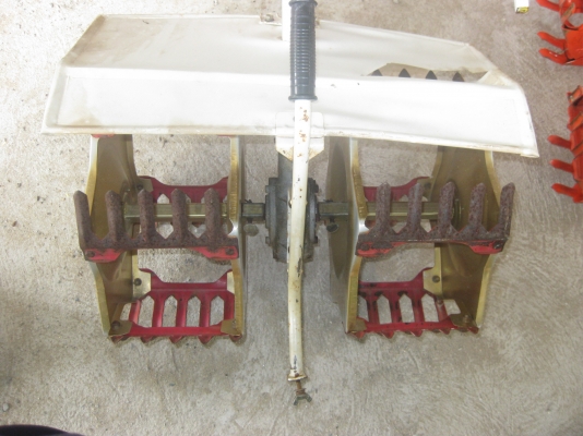 เครื่องพรวนหญ้าในร่องนาดำ