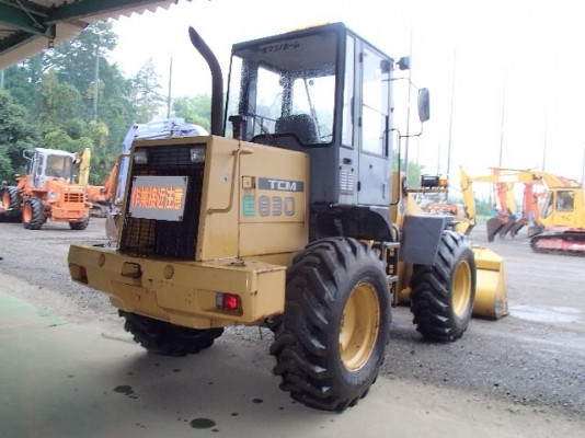 ขายรถตักล้อยาง TCM E830