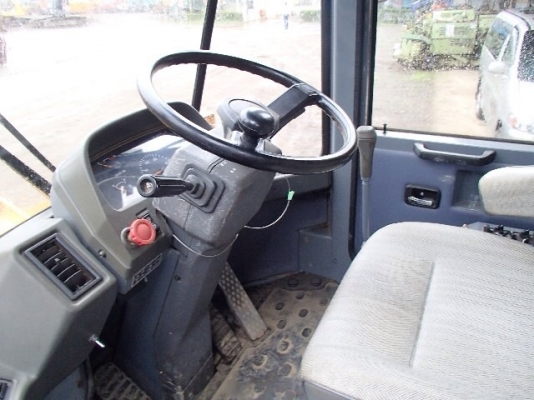 ขายรถตักล้อยาง TCM E830