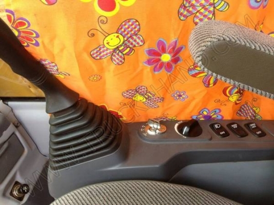 รถแบคโฮ ยี่ห้อ KOMATSU PC200-7