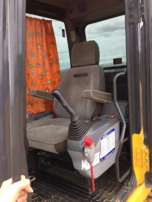 รถแบคโฮ ยี่ห้อ KOMATSU PC200-7