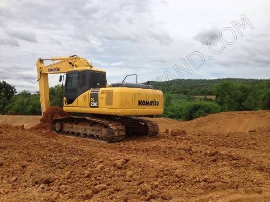 รถแบคโฮ ยี่ห้อ KOMATSU PC200-7