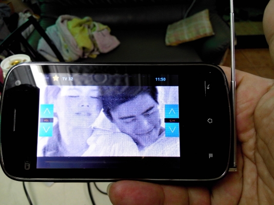 smartphone ราคาเบาๆ 2 ซิม จอ 3.5 นิ้ว ทีวี จูนเนอร์ในตัว smartphone ราคาเบาๆ 2 ซิม จอ 3.5 นิ้ว ทีวี จูนเนอร์ในตัว