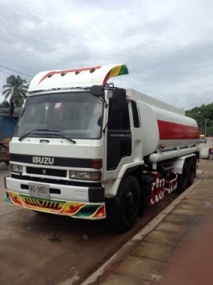 ISUZU ROCKY 10ล้อ (2 เพลา) เครื่อง 175HP (6BG1) เบรกจิ๊ฟฟี่ ยางดี 10 เส้น ซัซซี่สวย แอร์เย็น ถังน้ำมัน 15000 ลิตร (โหลดล่าง) ขาย 890,000