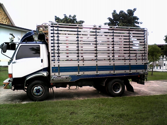 ขาย หกล้อ เครื่อง165แรง 6เกียร์เดินหน้าสภาพสวยสุดๆ วิ่งได้140สบาย