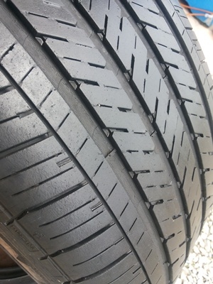 ขายยาง235/55/17   1 คู่ ปี 10กับปี08อย่างละเส้น MICHERLIN PILOT  1  คู่