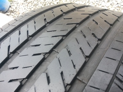 ขายยาง235/55/17   1 คู่ ปี 10กับปี08อย่างละเส้น MICHERLIN PILOT  1  คู่