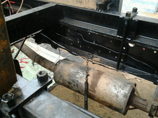 HINO KL - 185 HP HO7C หกล้อดั๊มพ์ สมอเงินสุดสวย กระบะดั๊มพ์เหล็ก 6 ตันขึ้นดั๊มพ์ใหม่เอี่ยมความยาว 3.60 เมตร หัวเก๋งแล็ปลายสวย ภายในคอนโซลสวยครบ แอร์ พวงมาลัยเพาเวอร์ ระบบเบรคทริ๊ปฟี้ ช่วงล่างใหญ่คัชซีสวยมากไม่มีบวม ยาง 8.25 ขอบ 16 สภาพดี 80\% พร้อมบรรทุกพร