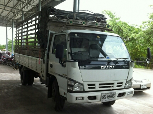 ขายอีซูซุ 6 ล้อ กะบะคาร์โก้มีคอกข้าง