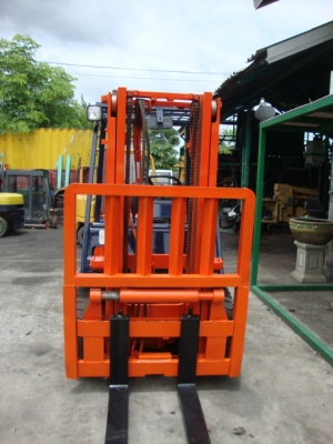 ขายรถโฟล์คลิฟท์ TOYOTA 5FD25 (สภาพดี พร้อมใช้ รับประกัน) เครื่องยนต์ดีเซล เกียร์ธรรมดา เสาสูง 3 เมตร ยางลม 4 ล้อ งาสไลด์ ขายรถโฟล์คลิฟท์ TOYOTA 5FD25 (สภาพดี พร้อมใช้ รับประกัน) เครื่องยนต์ดีเซล เกียร์ธรรมดา เสาสูง 3 เมตร ยางลม 4 ล้อ งาสไลด์