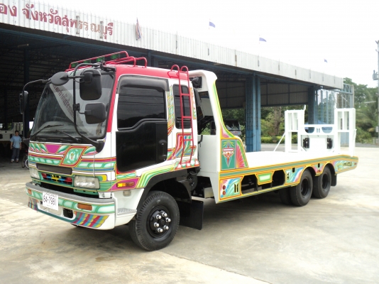 ขายอีซูซุ 10 ล้อเล็ก บรรทุกรถเกี่ยว(คันที่3)
