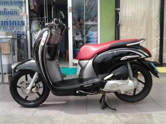 New Scoopy-i สวยๆลายคลาสสิค รถ 8 เดือนสวยๆ ตจวส่งได้นะครับ New Scoopy-i สวยๆลายคลาสสิค รถ 8 เดือนสวยๆ ตจวส่งได้นะครับ